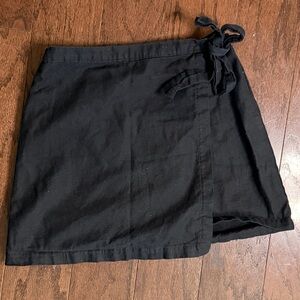Abercrombie & Fitch Black wrap Skirt that ties